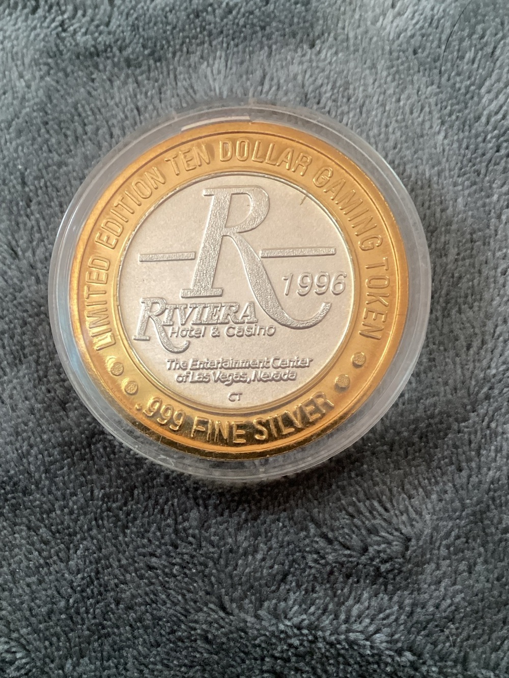 Riviera Crazy Girls 1996 .999 .6 ounce fine silver gaming token collectible